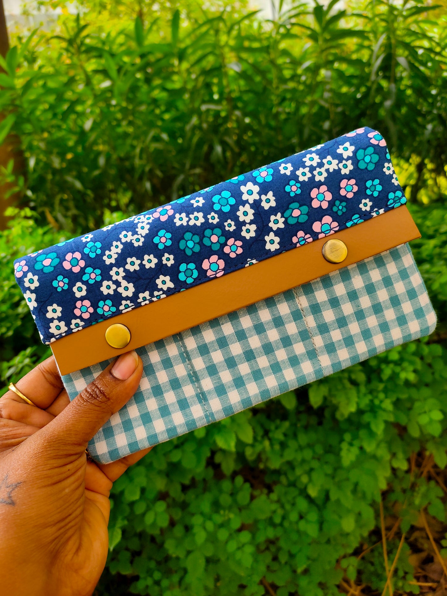 Minimalist Wallet - Azure Bloom