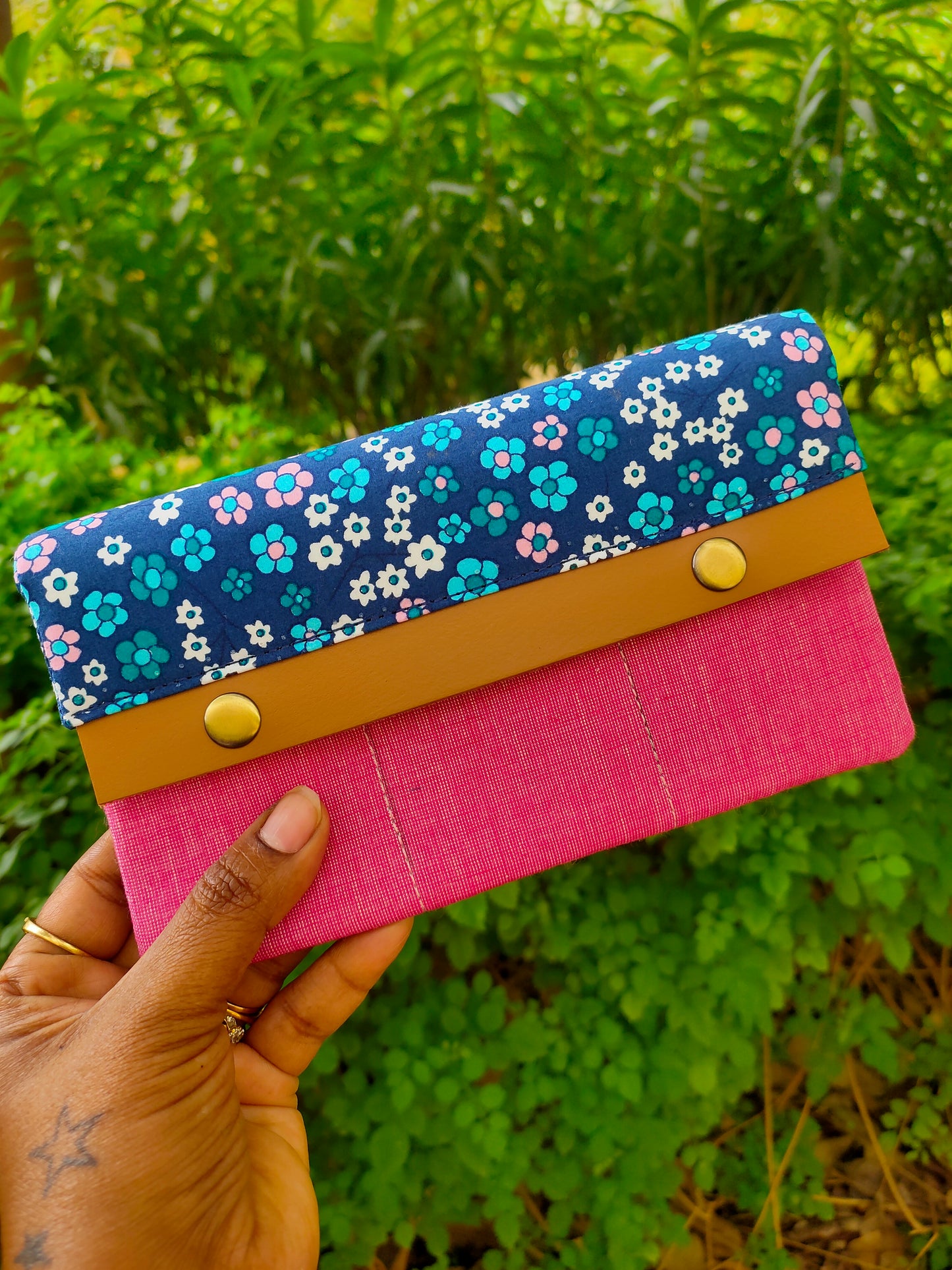 Minimalist Wallet - Azure Bloom