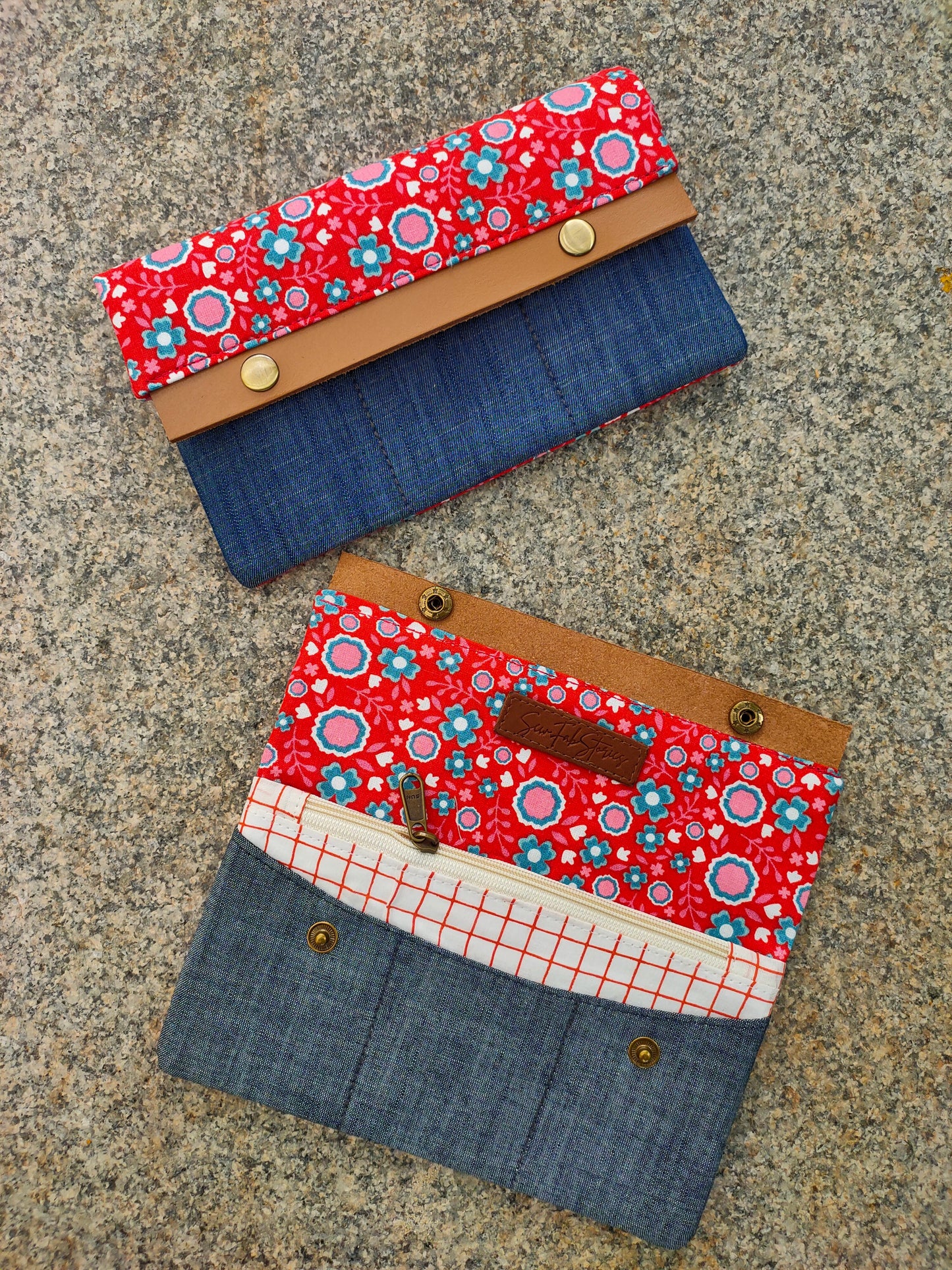 Minimalist Wallet - Crimson Bloom