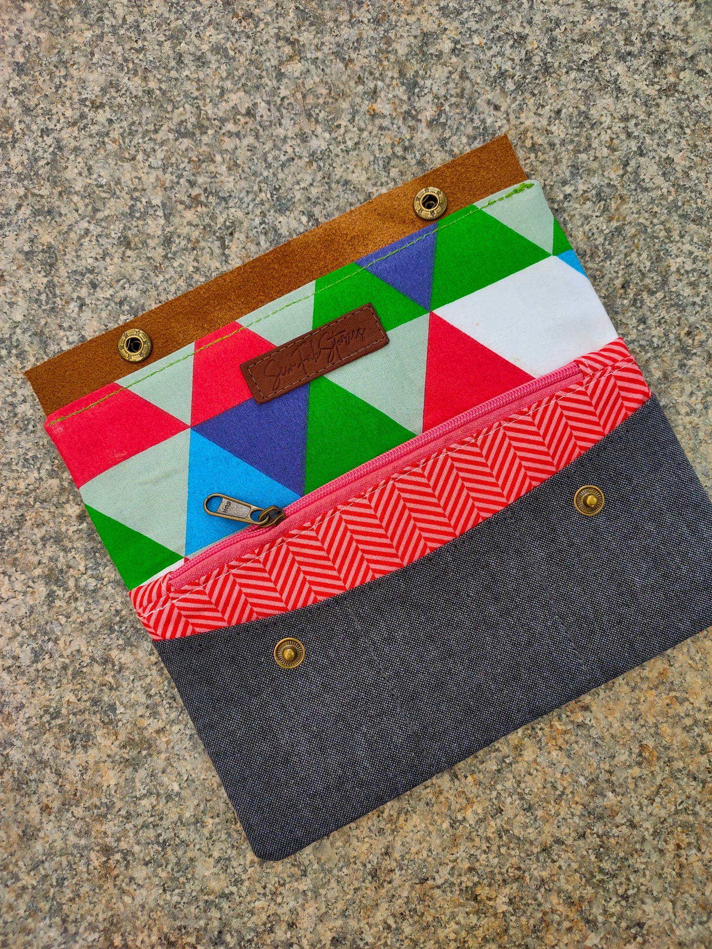 Minimalist Wallet - Geometric Triangles