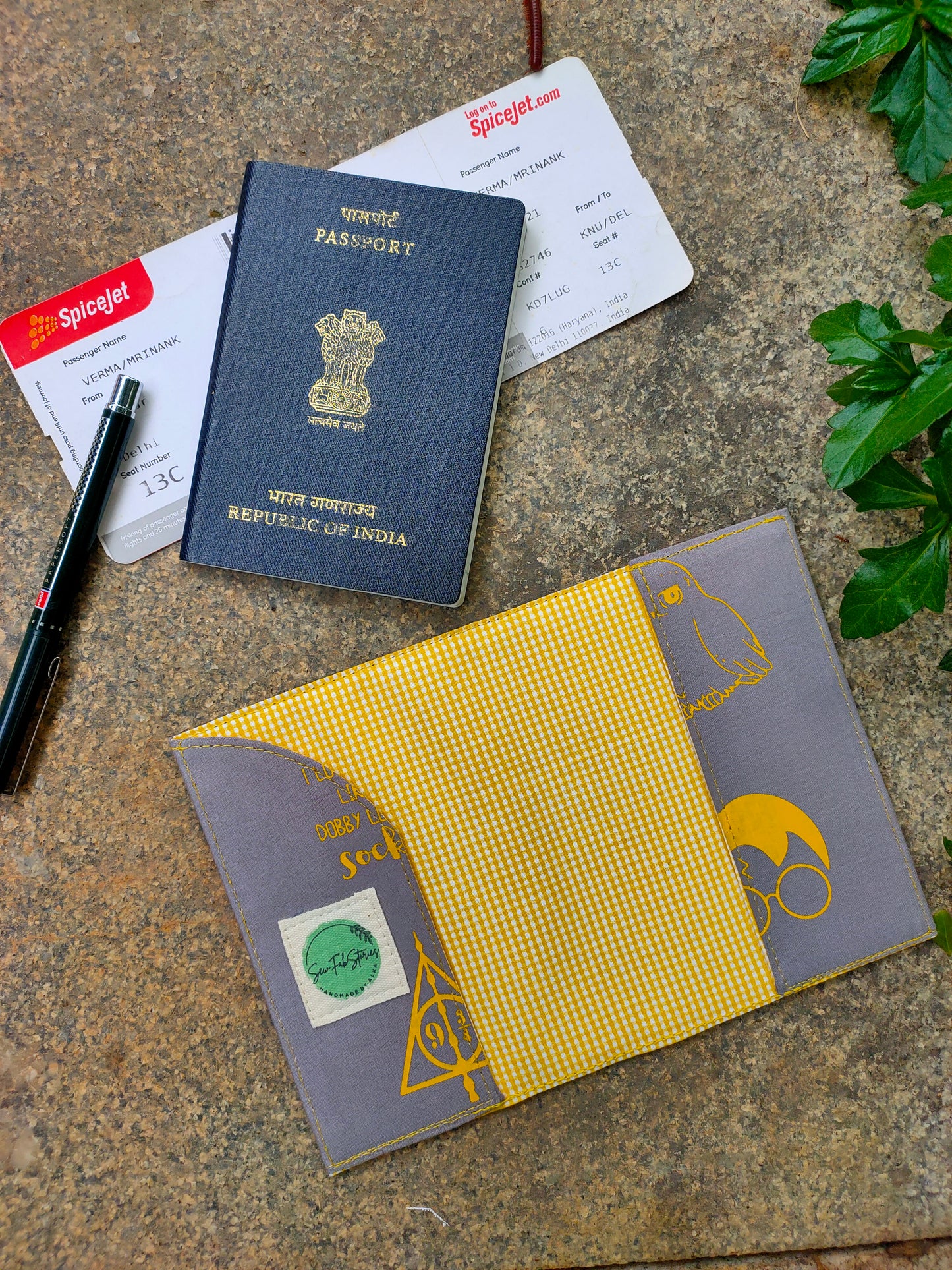 Passport Sleeve - Grey HP