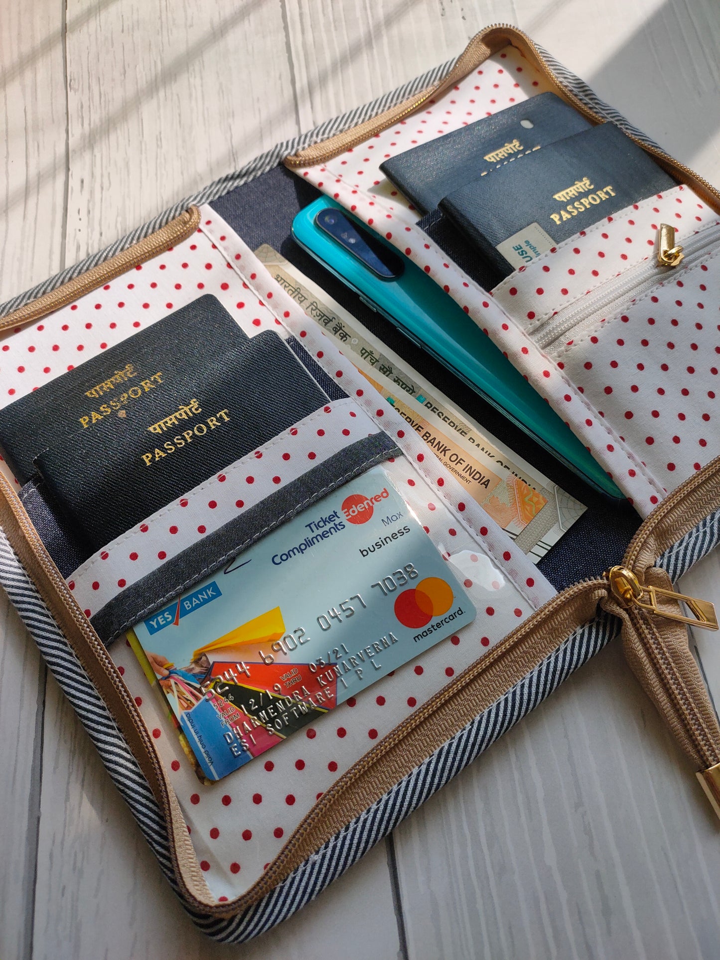 Family Passport Holder - Poles