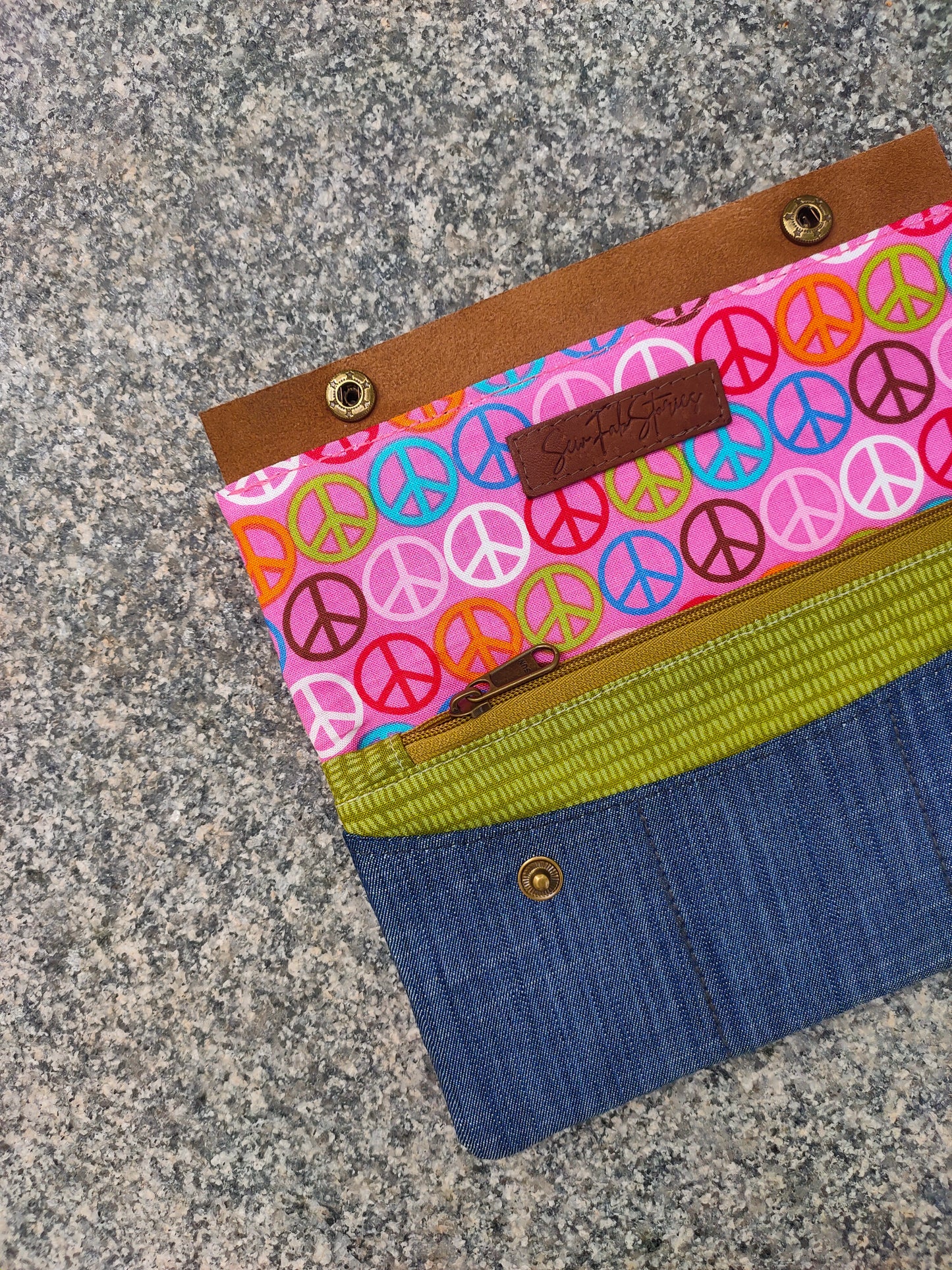 Minimalist Wallet - Pink Peace