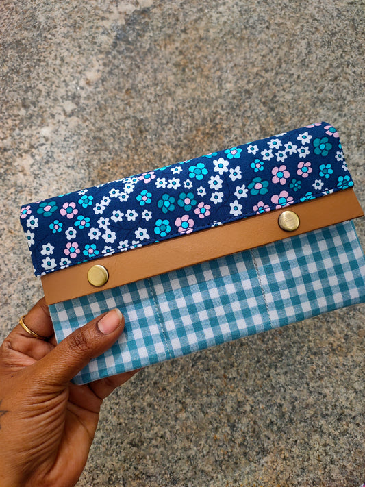 Minimalist Wallet - Azure Bloom