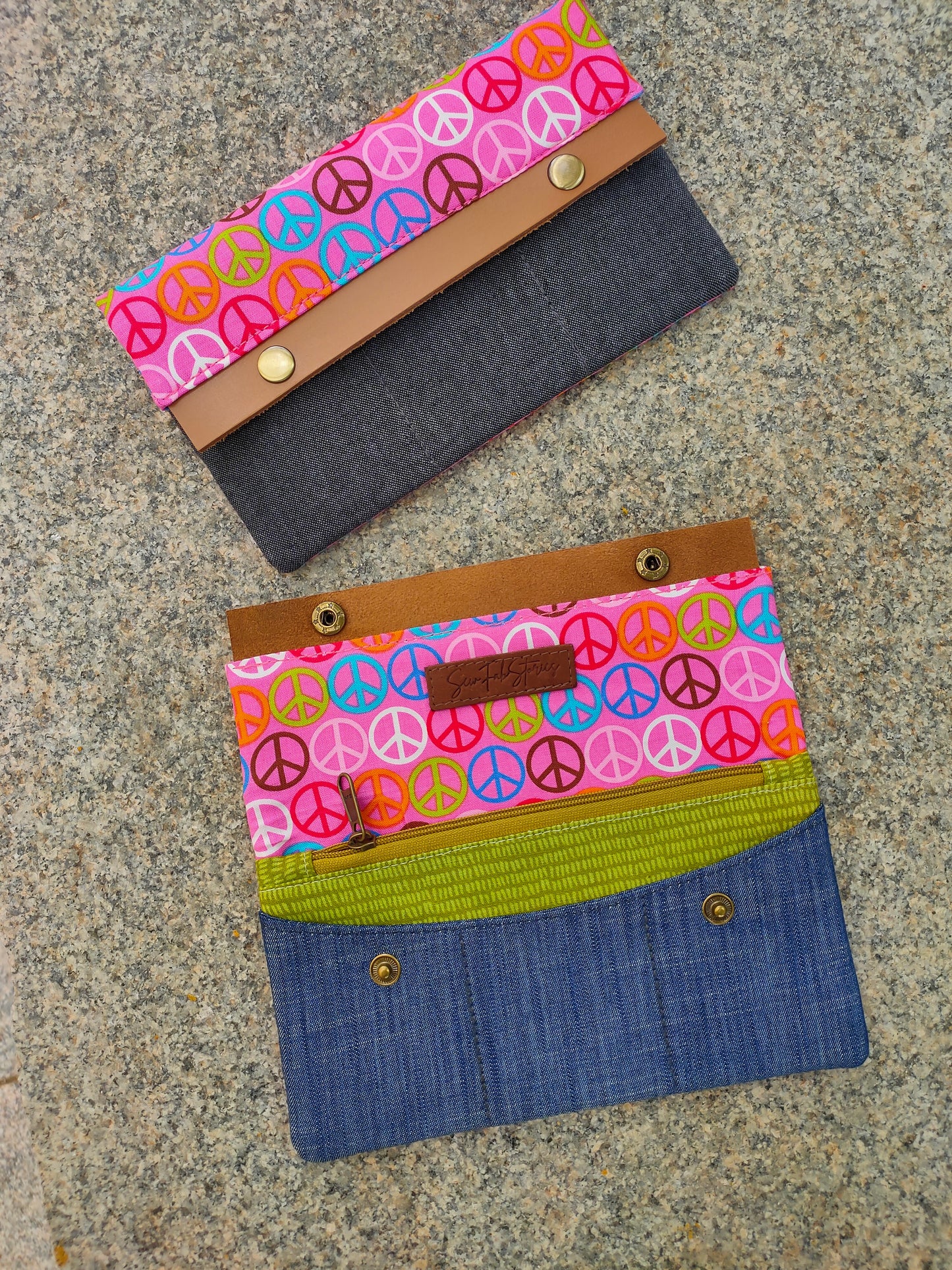 Minimalist Wallet - Pink Peace