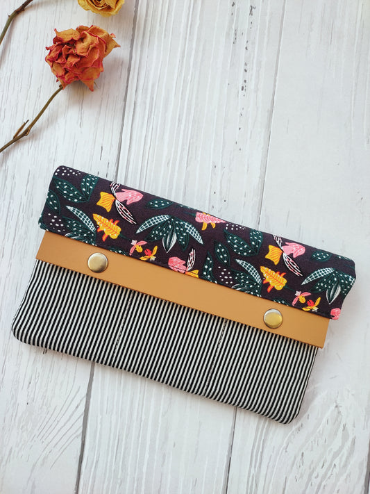 Minimalist Wallet - Black wild flowers